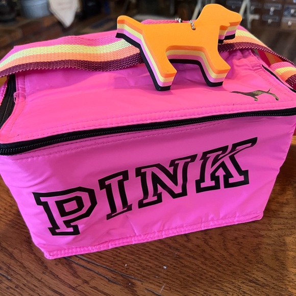 Victoria's Secret PINK Cooler Lunch Tote w/Keychain - Picture 2 of 6